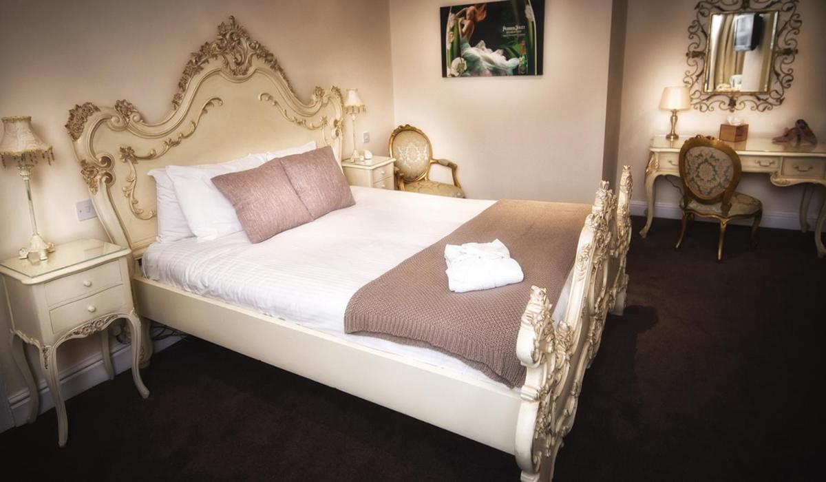 Bert'S Rooms At The Black Horse Inn 布里格豪斯 外观 照片