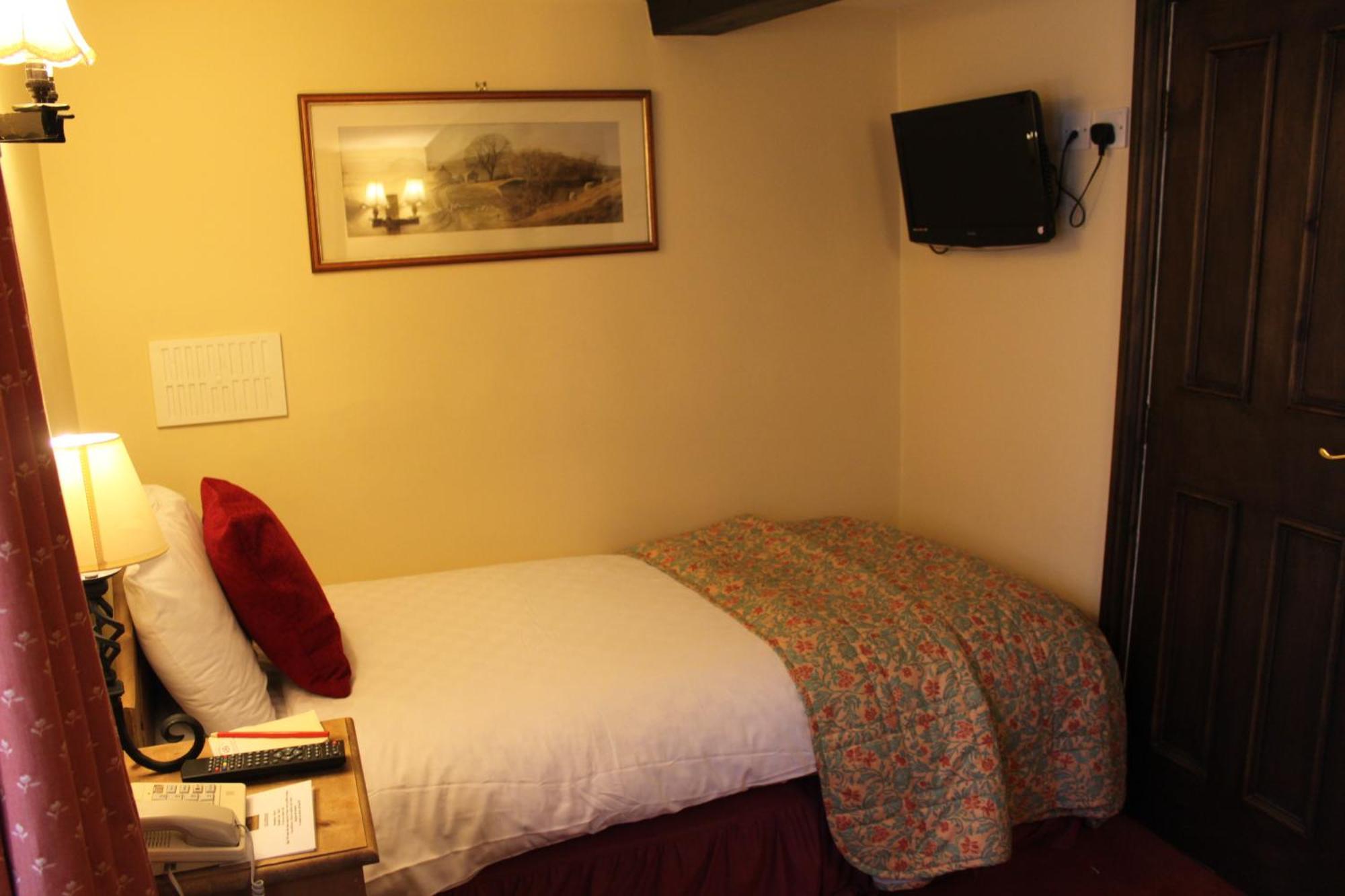 Bert'S Rooms At The Black Horse Inn 布里格豪斯 外观 照片